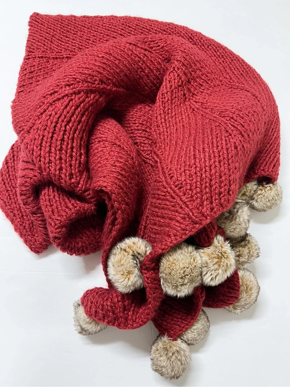 Pottery Barn Home Red Chunky Herringbone Knit Faux Fur Pom Pom Knit Throw